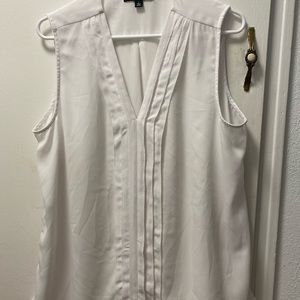 New tank top. Size L.